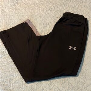 New Under Armour Kids Black Joggers youth large